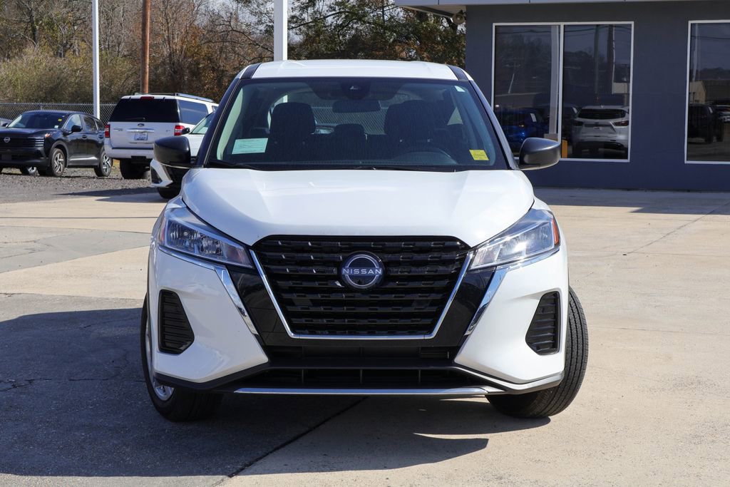 Certified 2025 Nissan Kicks Play S image 21