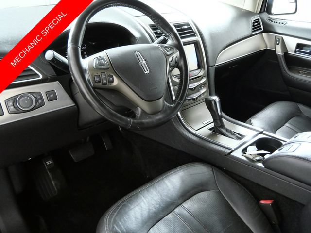 Used 2013 Lincoln MKX AWD w/ Class II Trailer Tow Pkg image 2