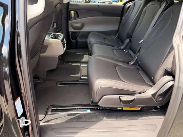 New 2026 Kia Carnival SX FWD image 8