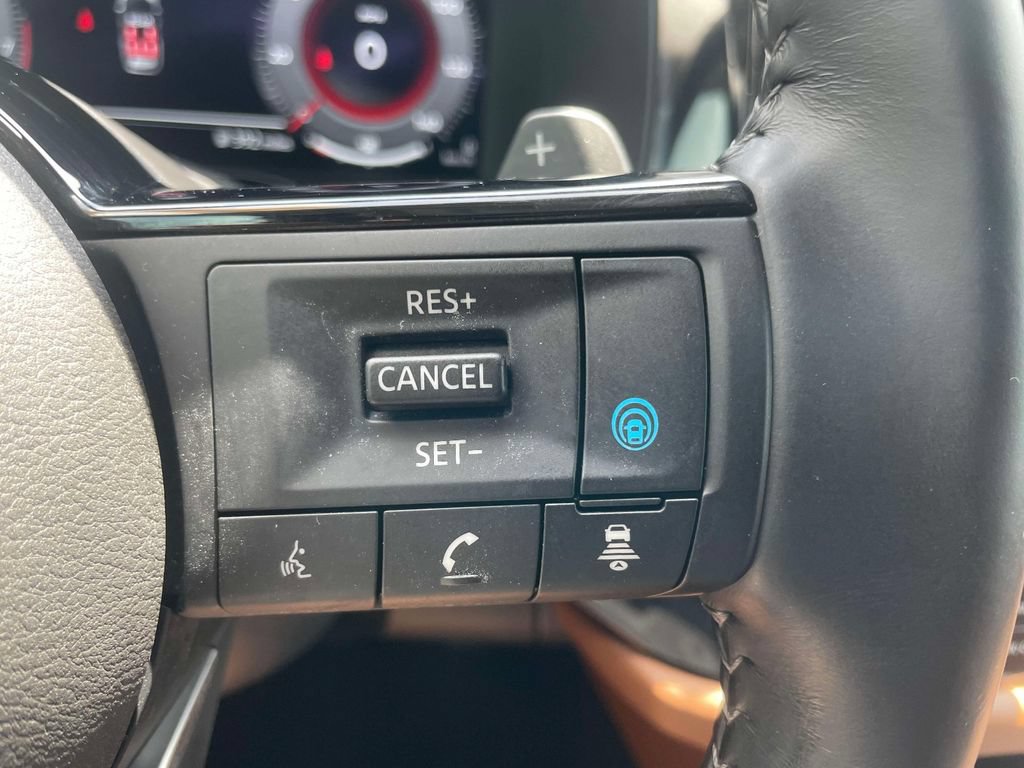Used 2025 Nissan Pathfinder Platinum FWD image 25
