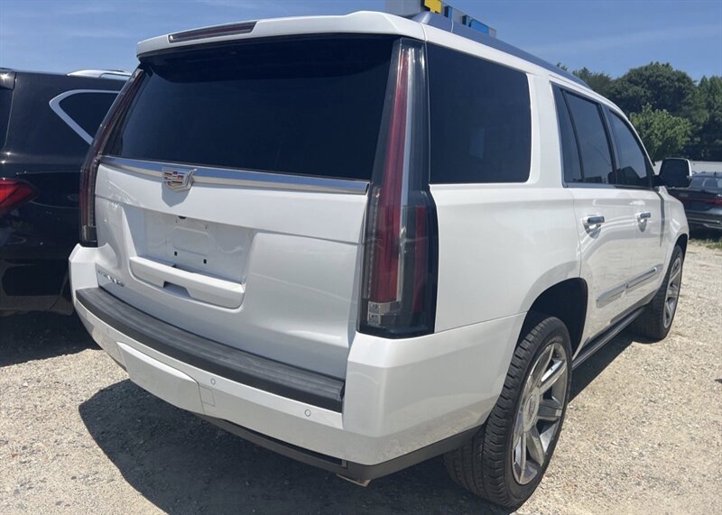 Used 2016 Cadillac Escalade Premium AWD/4WD image 8