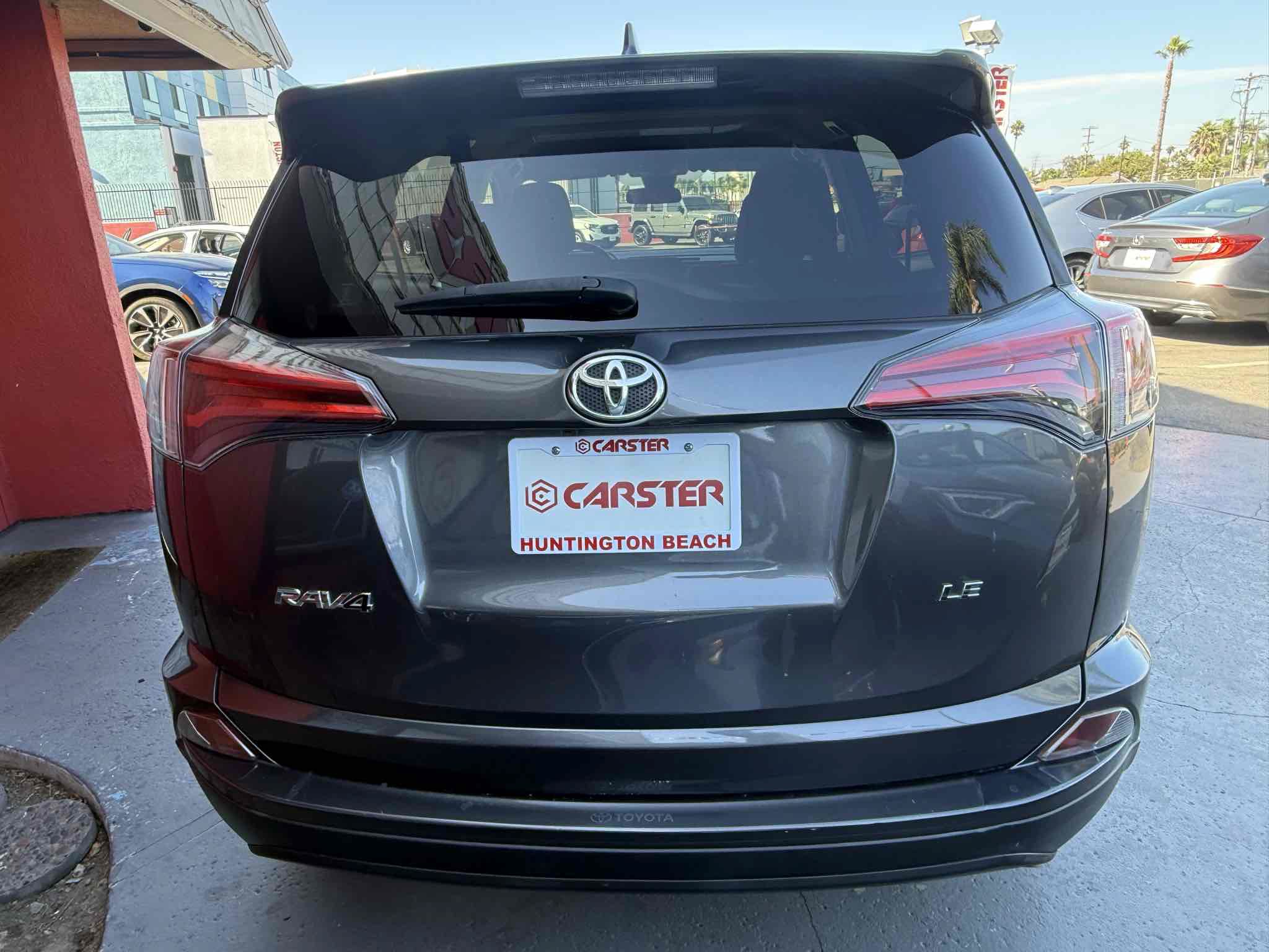 Used 2018 Toyota RAV4 LE w/ All Weather Liner Package FWD image 2