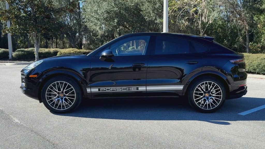 Used 2021 Porsche Cayenne Turbo image 5