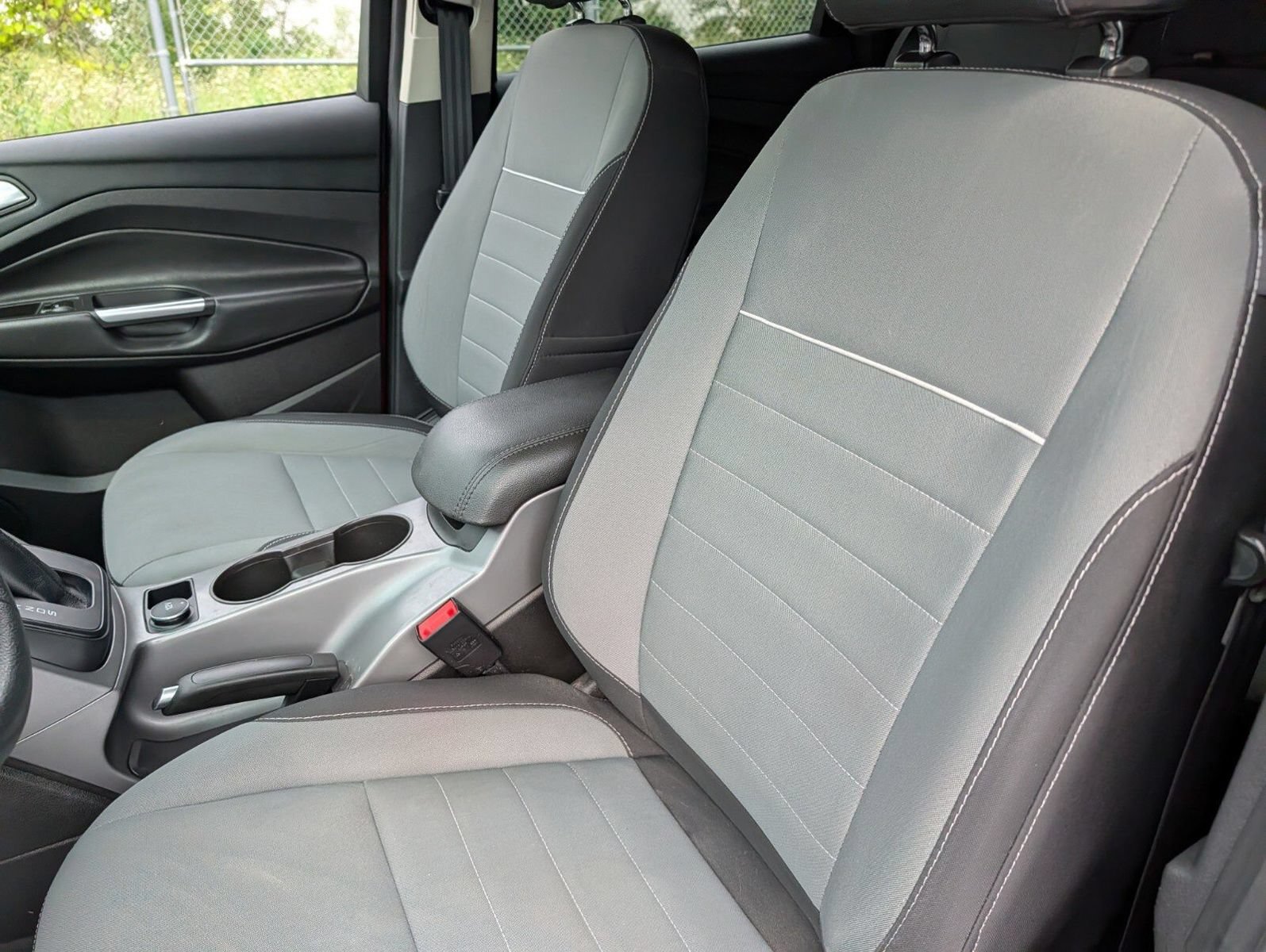 Used 2015 Ford Escape SE FWD image 16