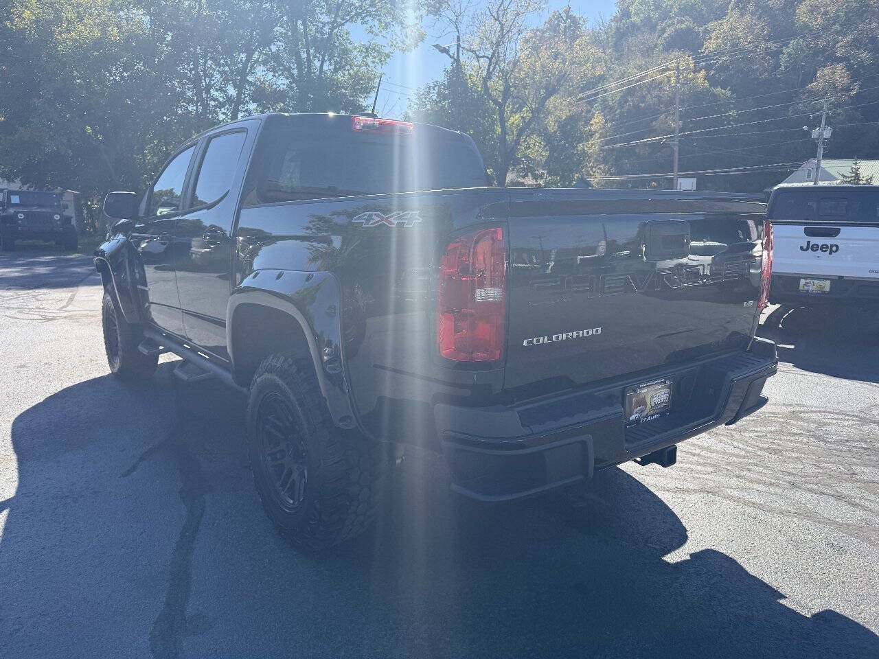 Used 2022 Chevrolet Colorado LT w/ LT Convenience Package AWD/4WD image 6