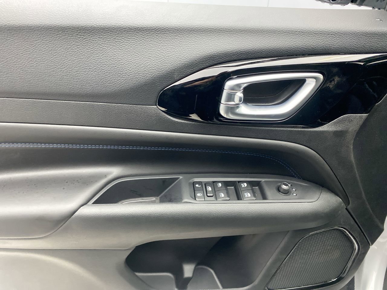 New 2026 Jeep Compass Limited AWD/4WD image 12