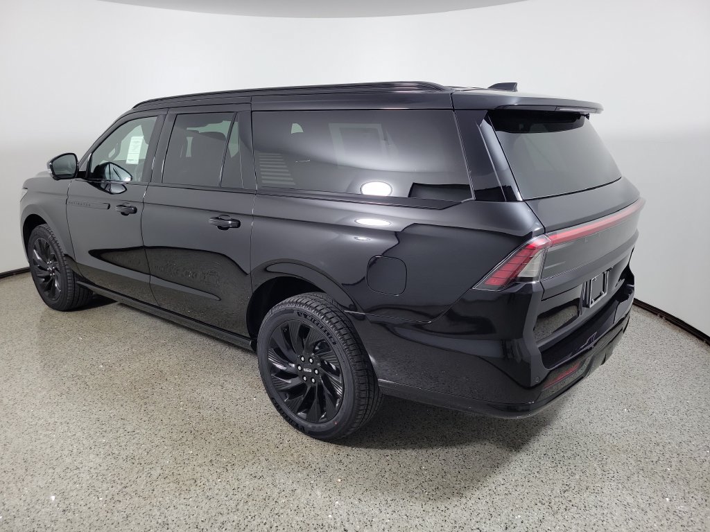 New 2027 Lincoln Navigator L Reserve w/ Jet Appearance Package RWD image 3