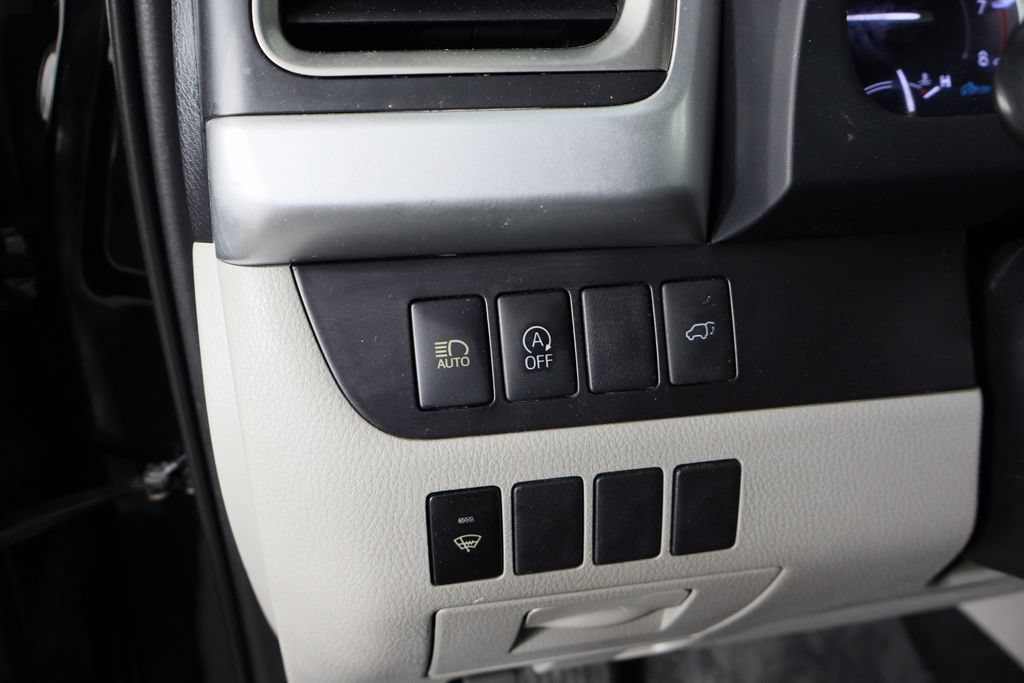 Used 2019 Toyota Highlander XLE AWD/4WD image 24