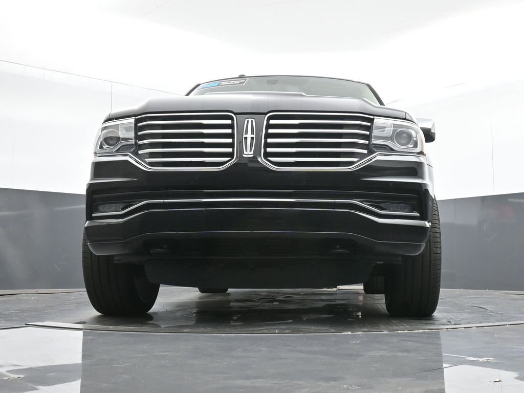 Used 2017 Lincoln Navigator Select image 38