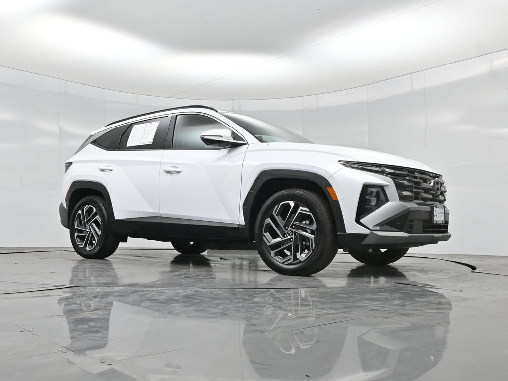 Used 2025 Hyundai Tucson Limited AWD/4WD image 2