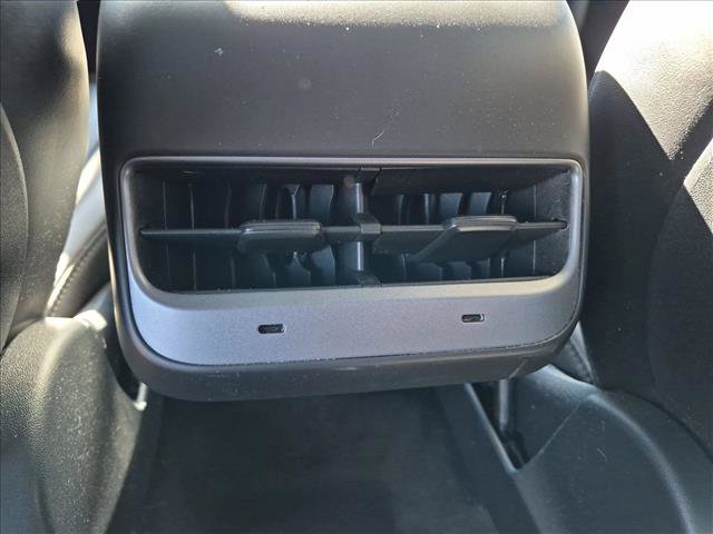 Used 2022 Tesla Model Y Long Range AWD/4WD image 17