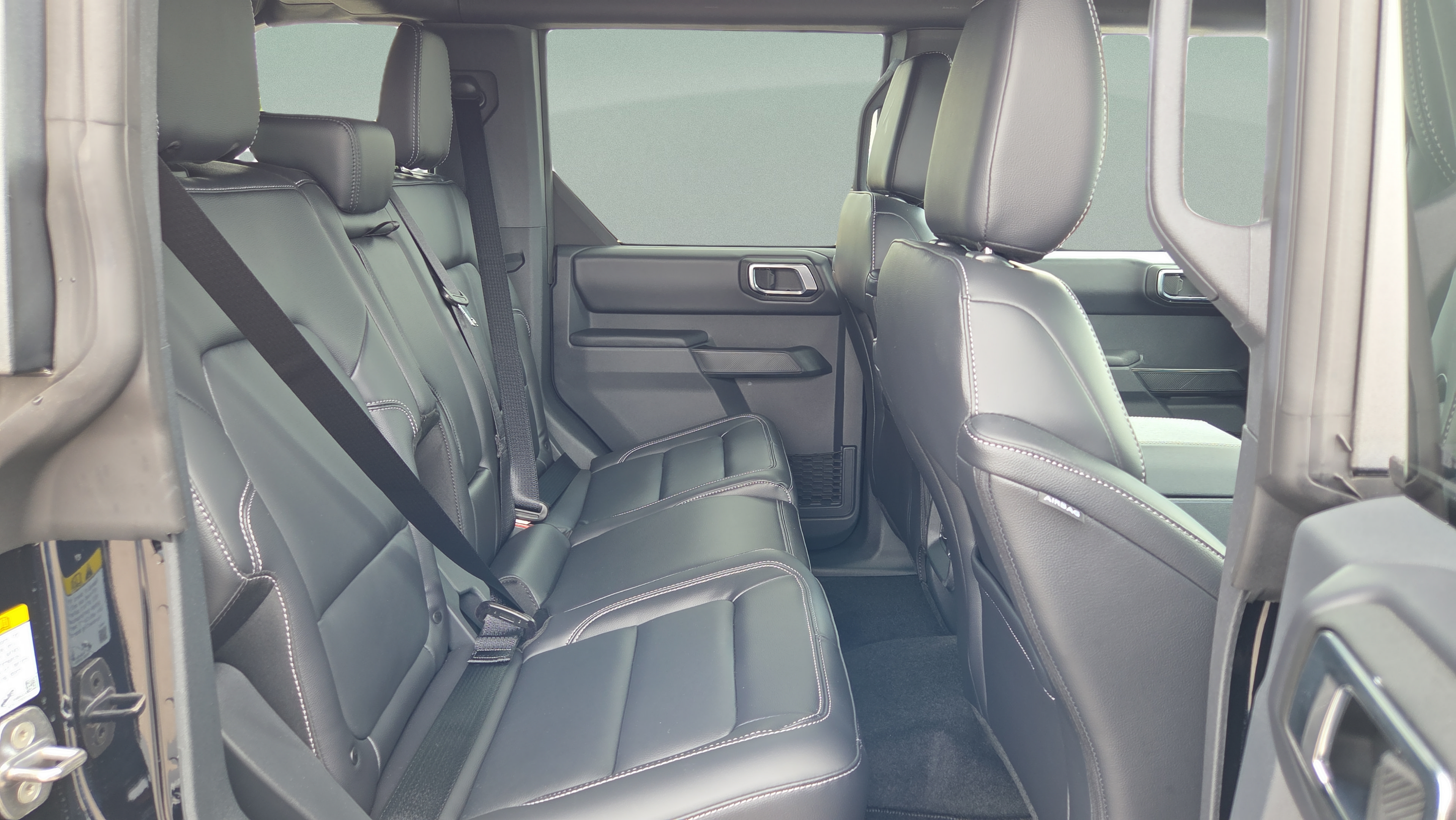 Used 2025 Ford Bronco Outer Banks AWD/4WD image 15