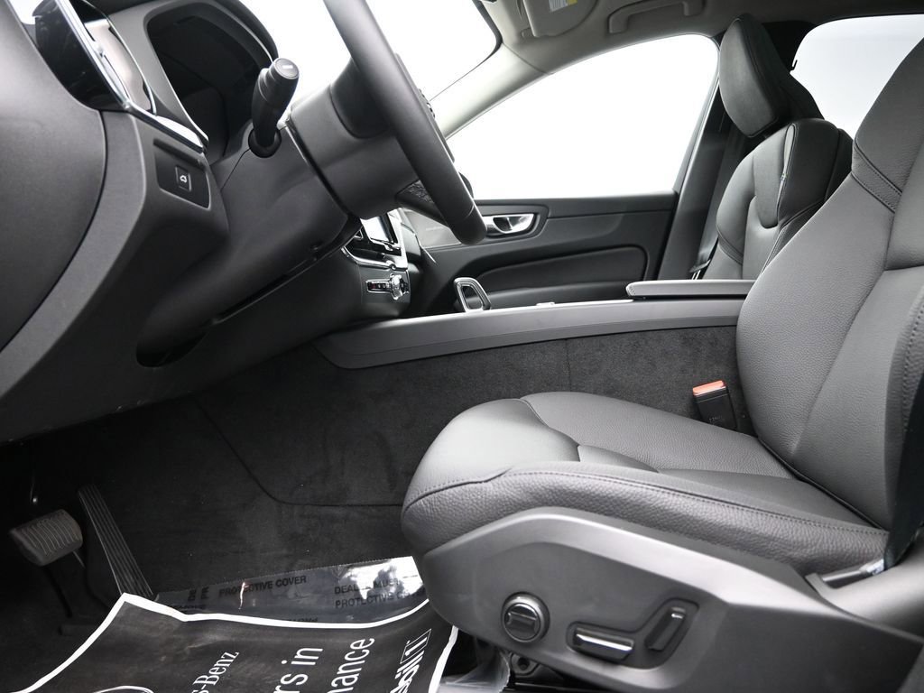 New 2025 Volvo XC60 B5 Plus w/ Protection Package Premier image 21