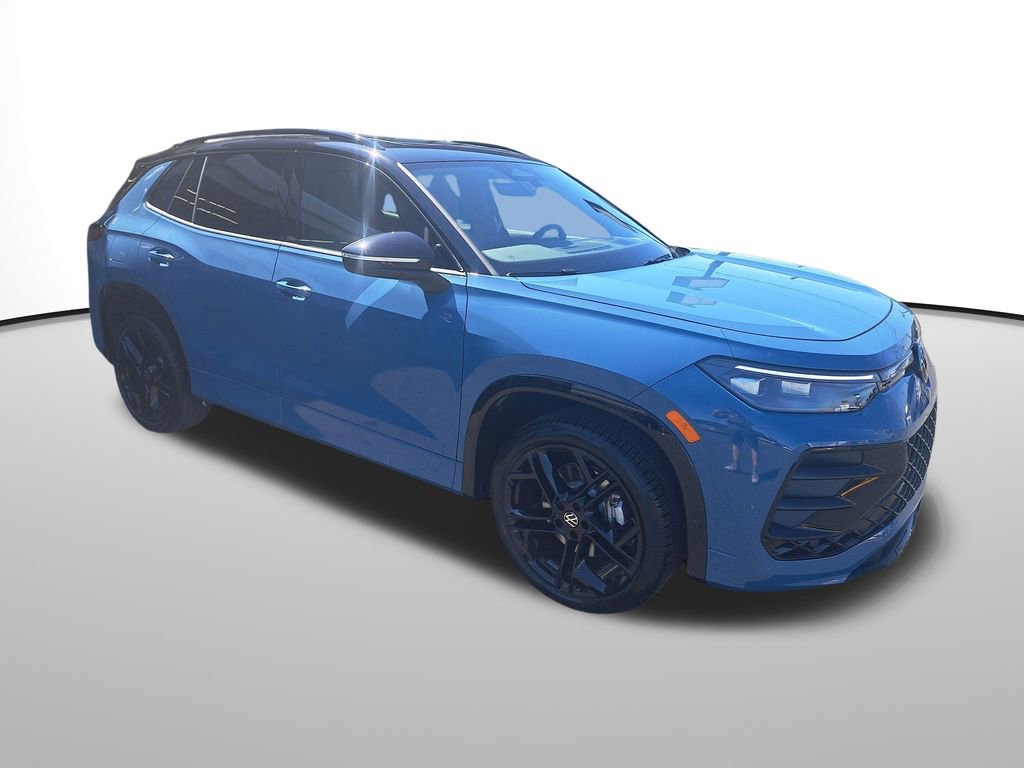 New 2025 Volkswagen Tiguan SE R-Line image 3