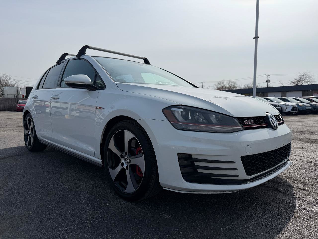 Used 2016 Volkswagen GTI SE w/ Lighting Package (SEL) FWD image 3