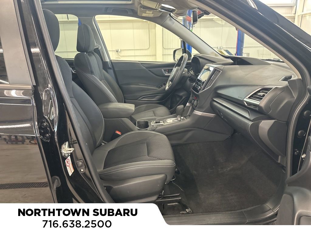 Used 2020 Subaru Forester Premium AWD/4WD image 18