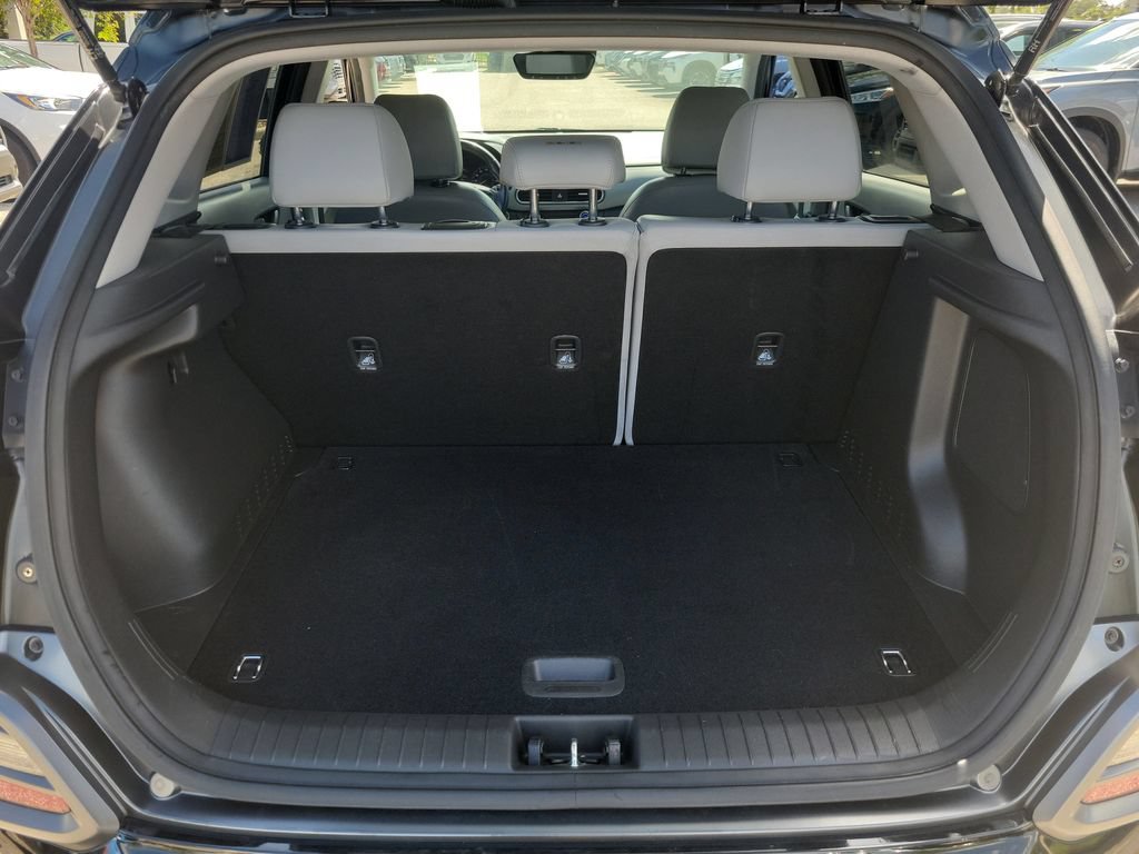 Used 2021 Hyundai Kona Limited FWD image 8