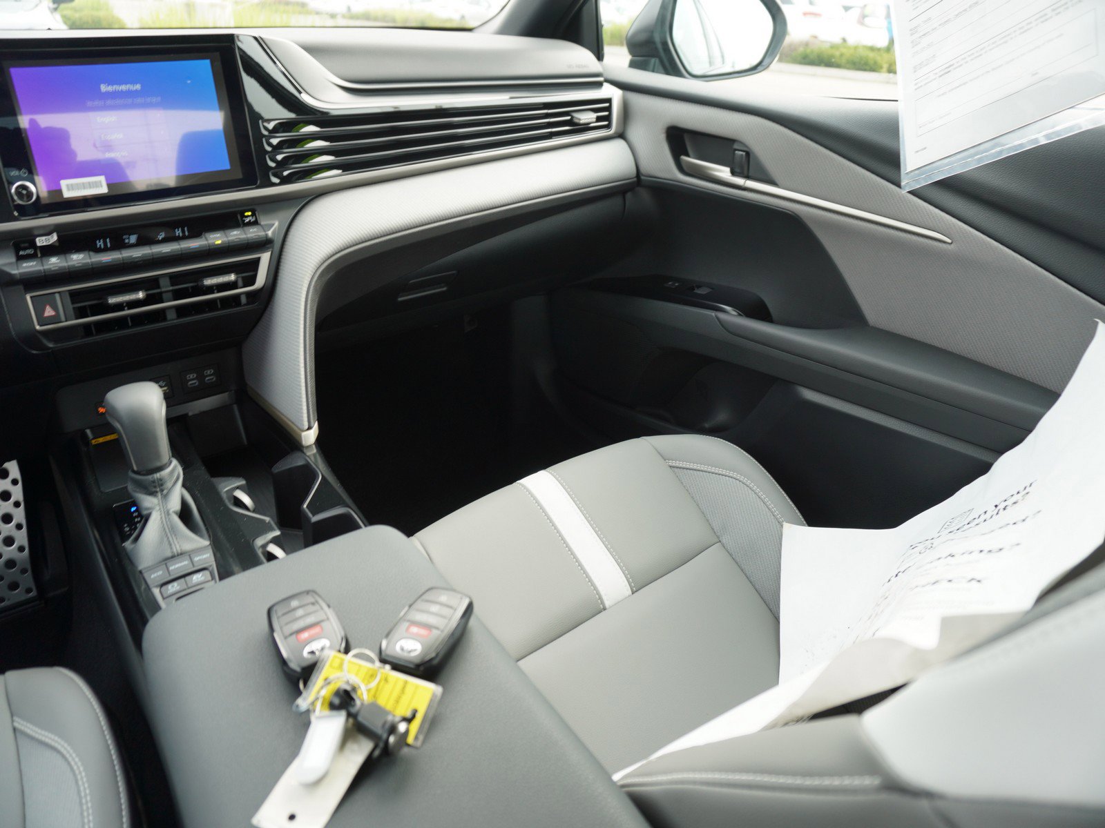 Used 2025 Toyota Camry SE image 16