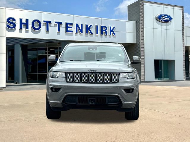 Used 2021 Jeep Grand Cherokee Laredo X image 2