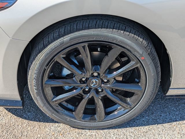 New 2026 MAZDA MAZDA3 Hatchback w/Premium Plus Pkg image 11