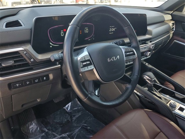 Used 2024 Kia Telluride EX w/ EX Captain's Chair Package image 18