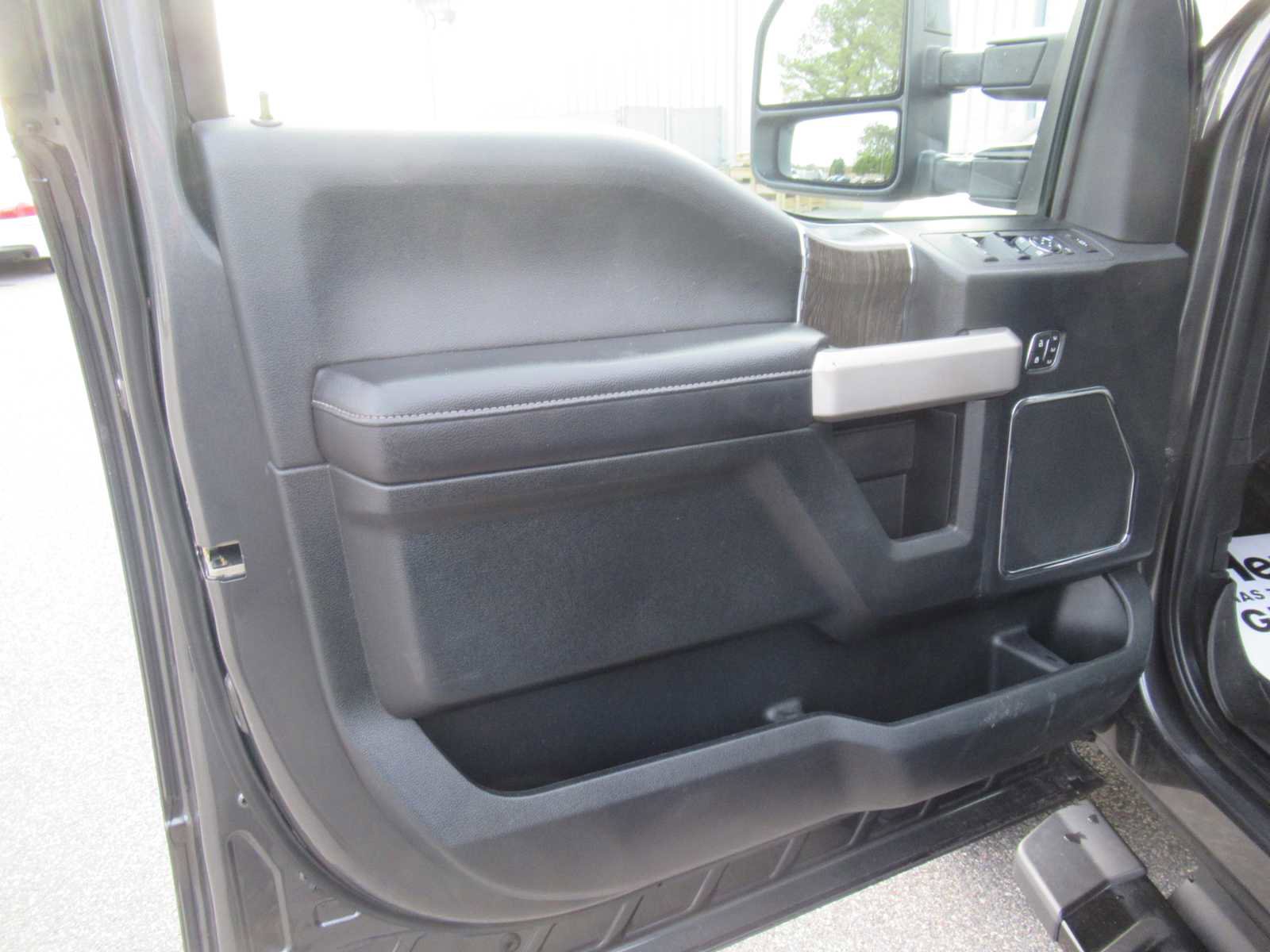 Used 2020 Ford F250 Lariat image 16