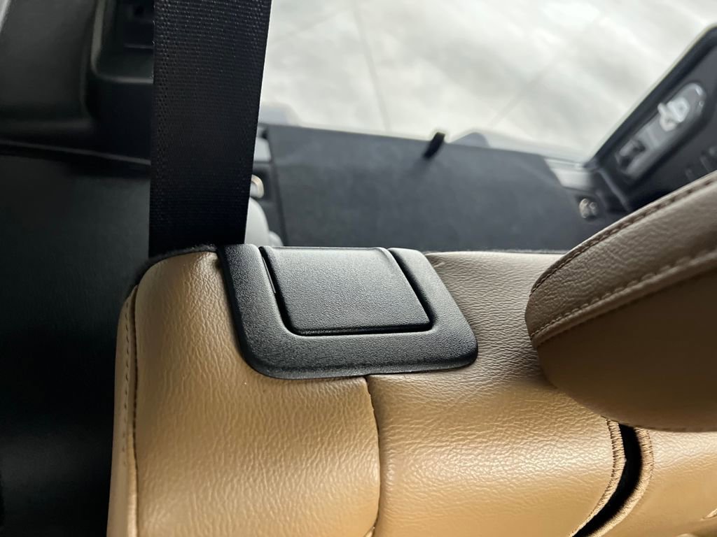 Used 2022 Jeep Wrangler Unlimited Sahara w/ Cold Weather Group image 18