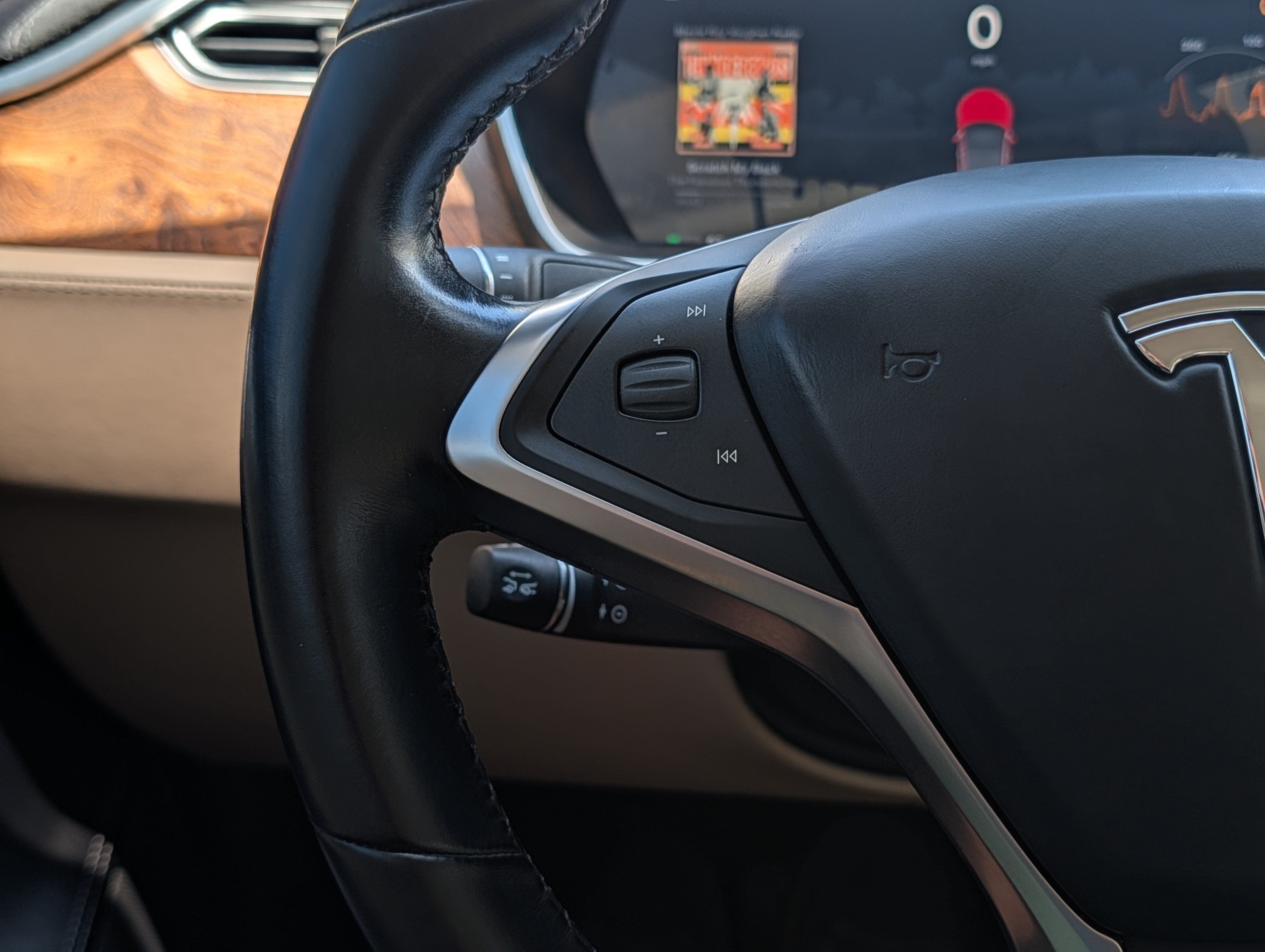 Used 2017 Tesla Model S 60 RWD image 24