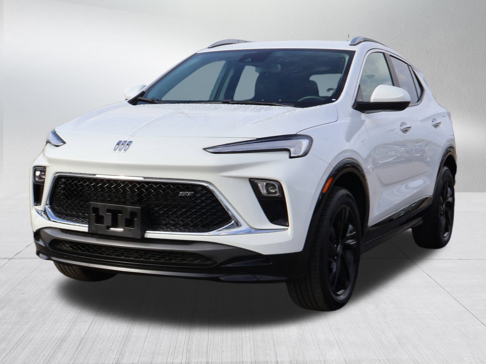 Used 2024 Buick Encore GX Sport Touring image 3