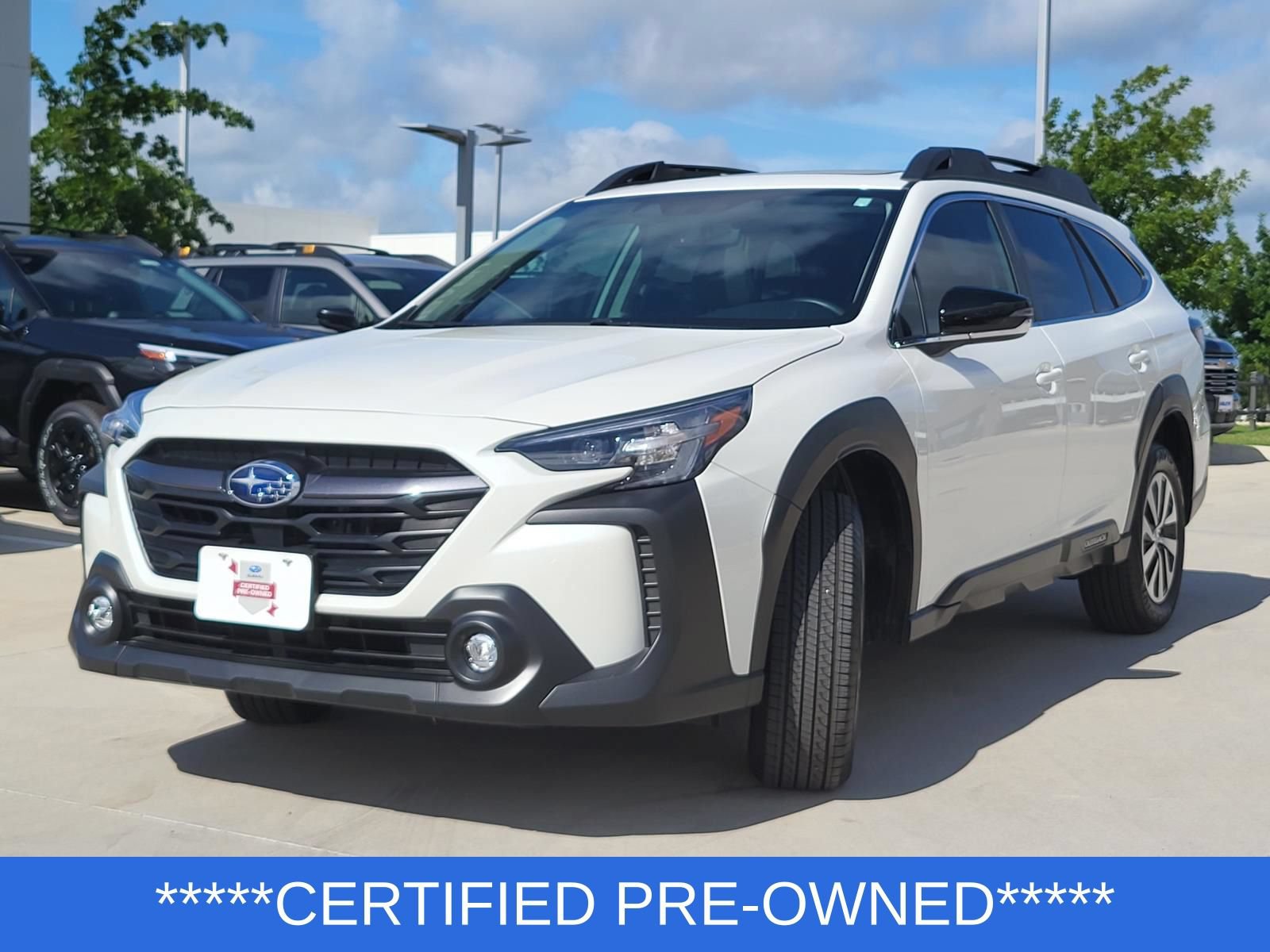 Used 2025 Subaru Outback Premium AWD/4WD image 2