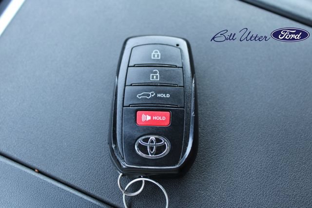Used 2025 Toyota Highlander XSE AWD/4WD image 28