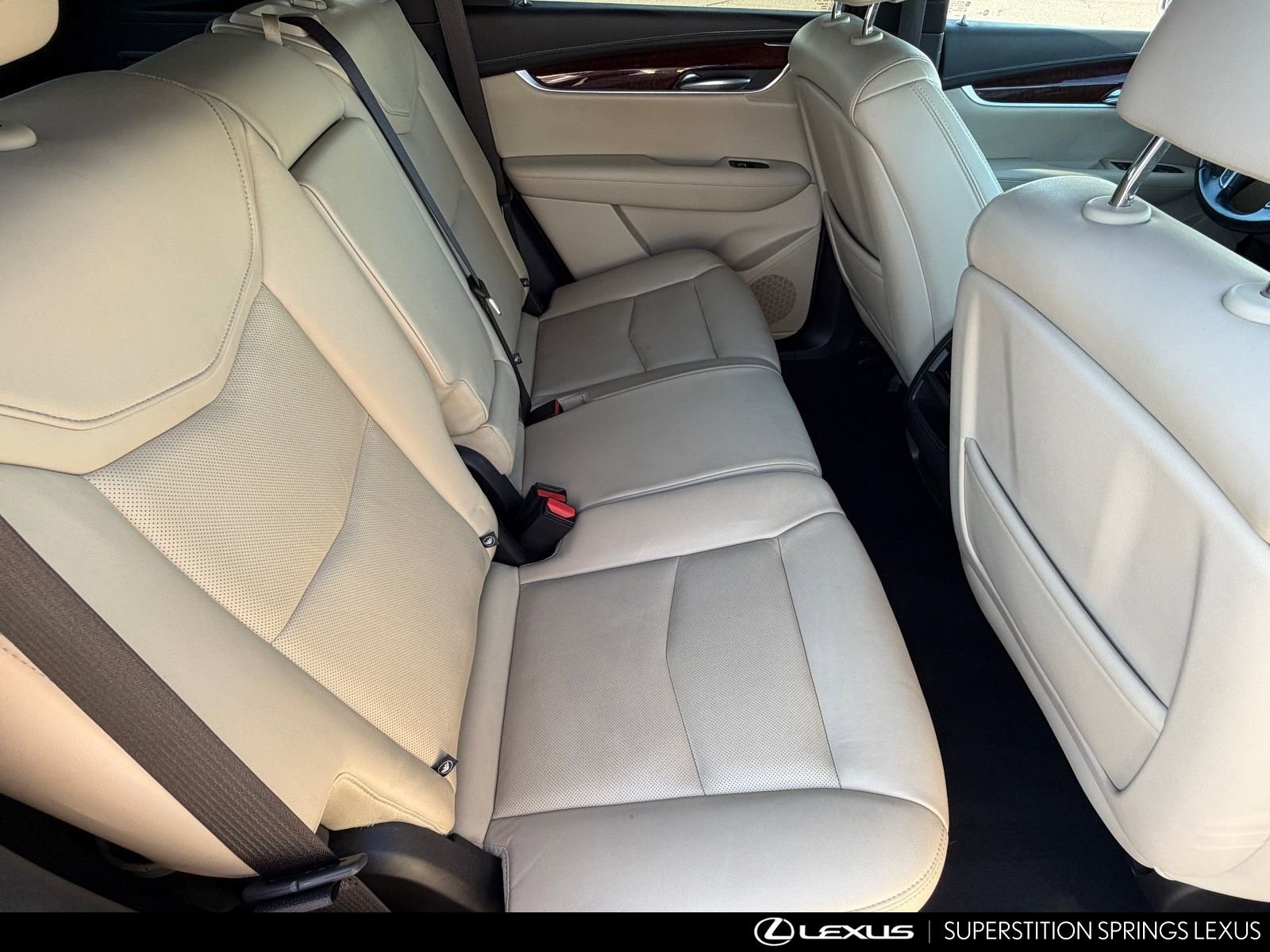 Used 2018 Cadillac XT5 Luxury w/ Driver Awareness Package image 13