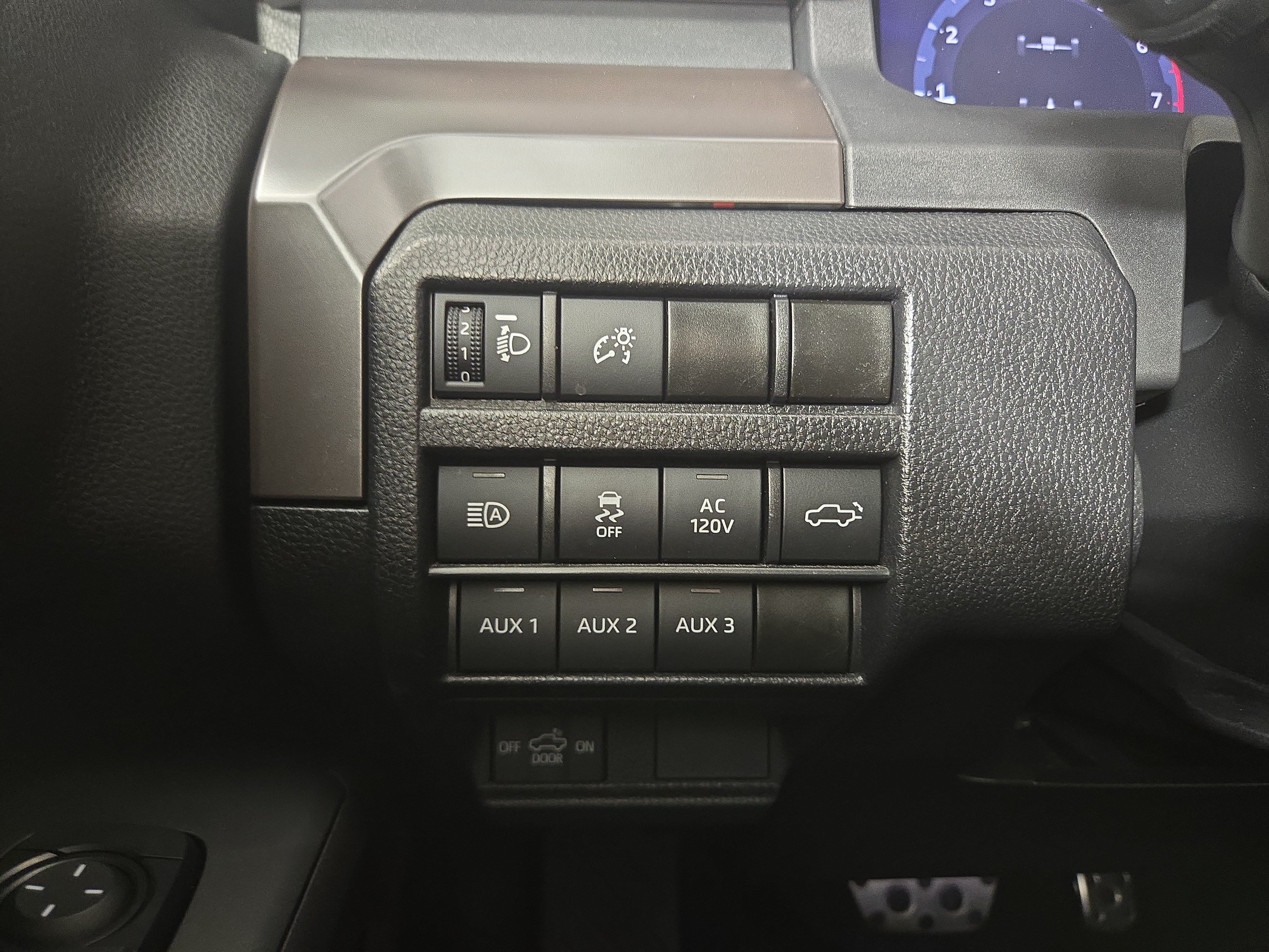 Used 2024 Toyota Tacoma TRD Sport w/ TRD Sport Premium Package AWD/4WD image 29