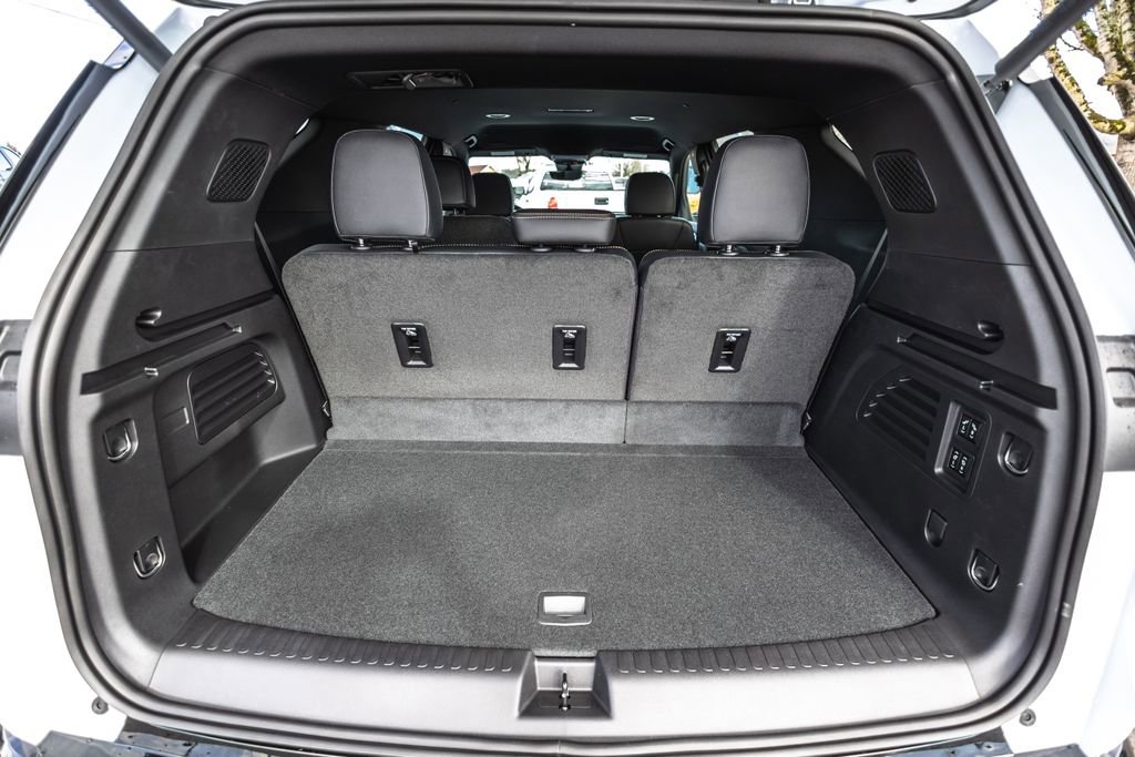 New 2026 Chevrolet Traverse High Country image 35