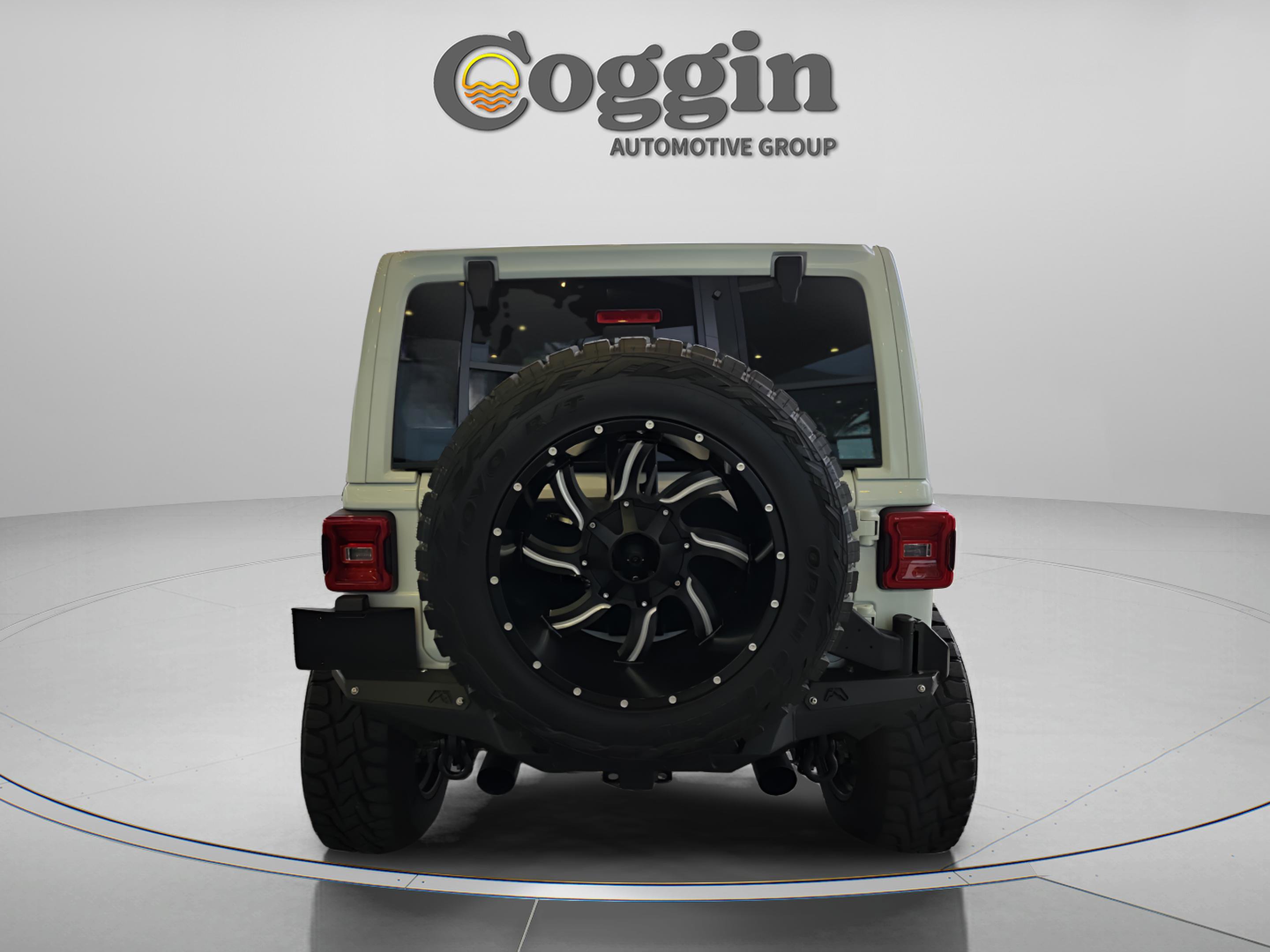 Used 2018 Jeep Wrangler Unlimited Sahara image 3