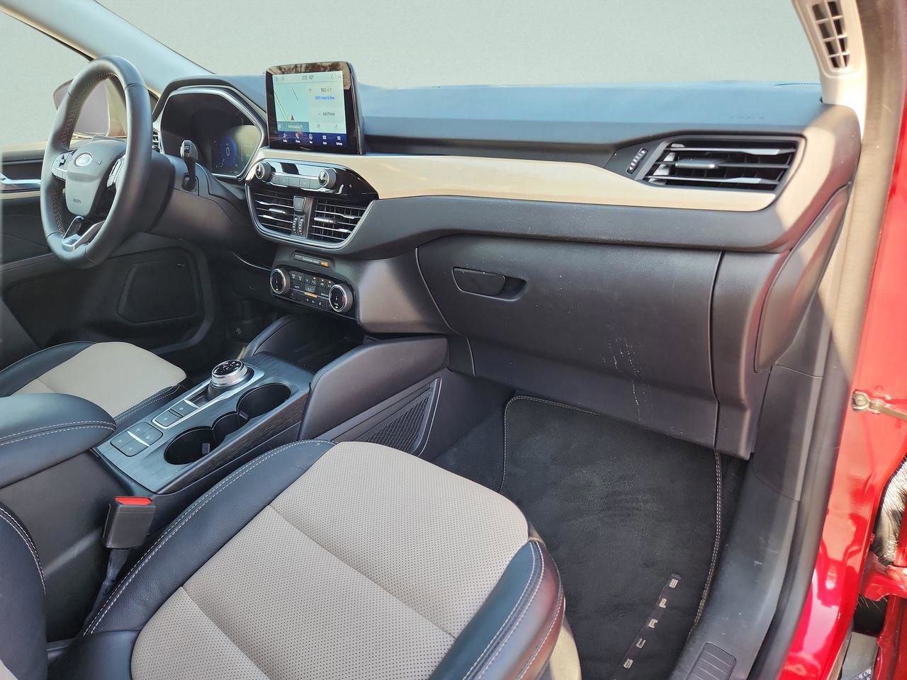 Used 2022 Ford Escape Titanium w/ Titanium Premium Package image 7