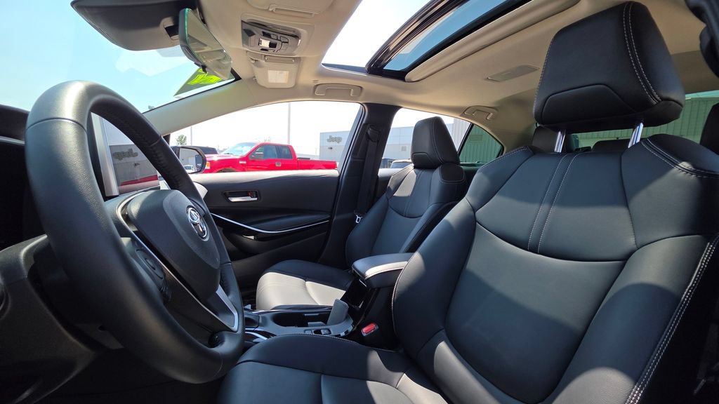 Used 2025 Toyota Corolla XLE FWD image 20