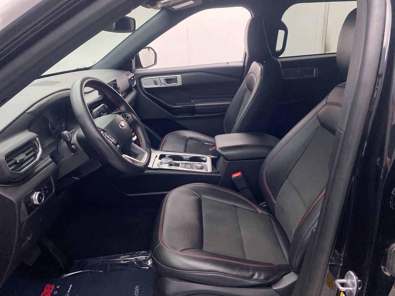 Used 2023 Ford Explorer ST-Line AWD/4WD image 14