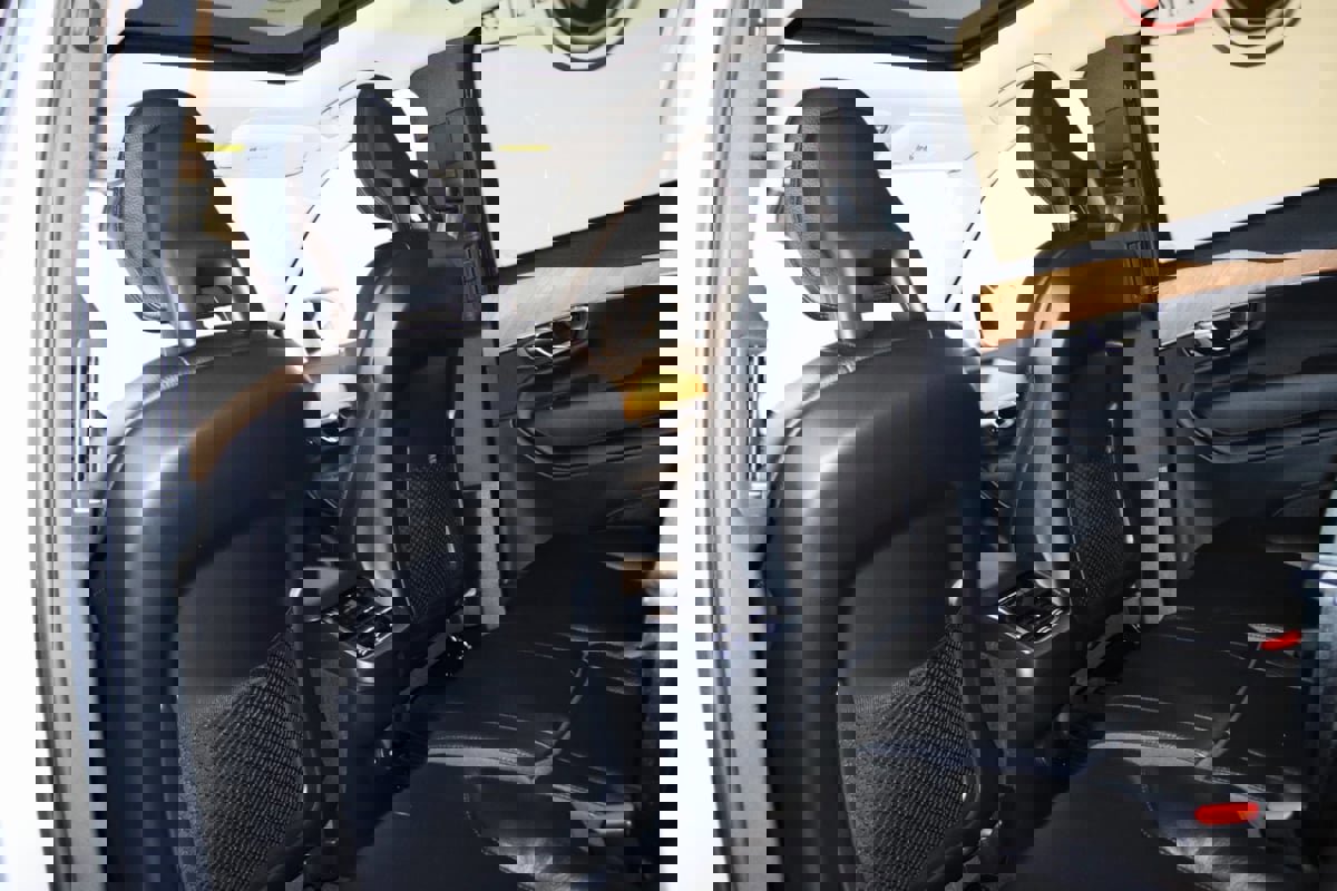 Used 2022 Volvo XC90 T6 Momentum w/ Advanced Package image 50