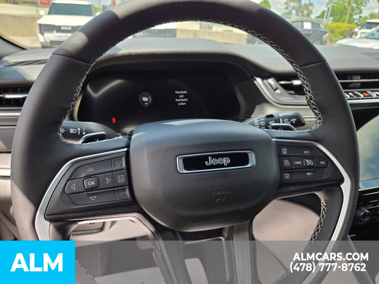 Used 2025 Jeep Grand Cherokee L Altitude AWD/4WD image 24