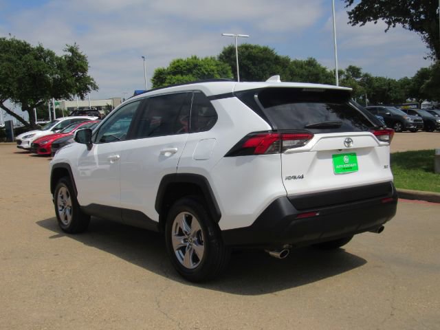 Used 2025 Toyota RAV4 XLE image 9