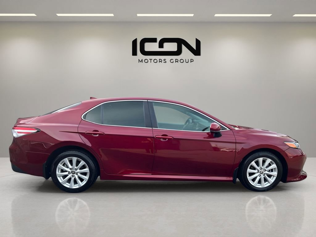 Used 2020 Toyota Camry LE image 5