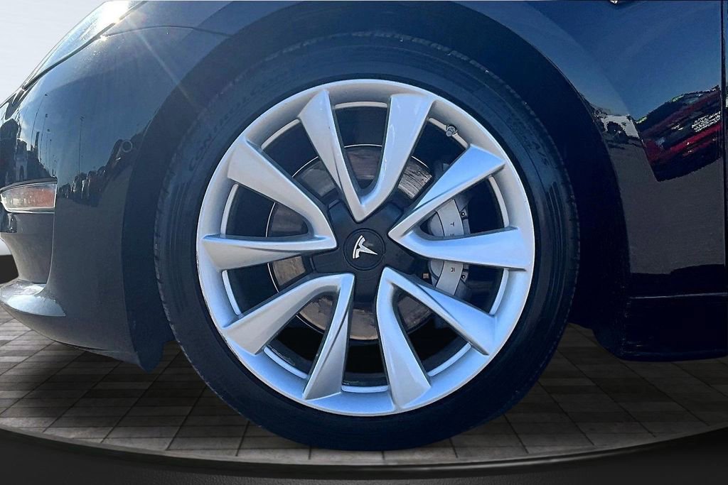 Used 2018 Tesla Model 3 Long Range image 9