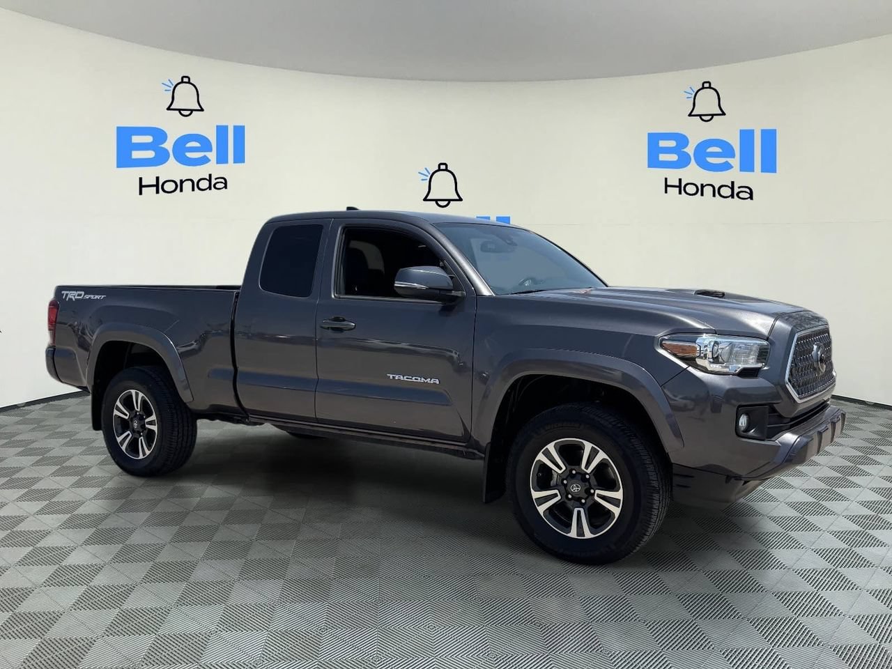 Used 2019 Toyota Tacoma TRD Sport RWD image 6