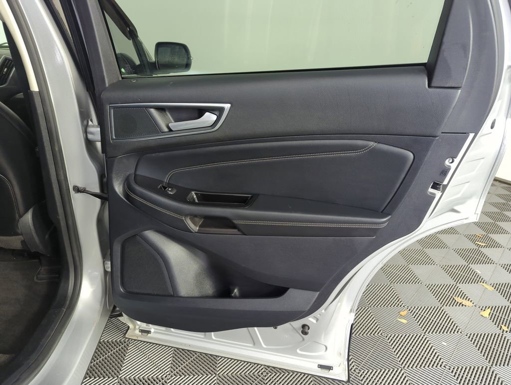 Used 2018 Ford Edge Titanium w/ Equipment Group 301A image 32