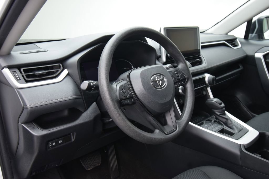 Used 2024 Toyota RAV4 LE image 13