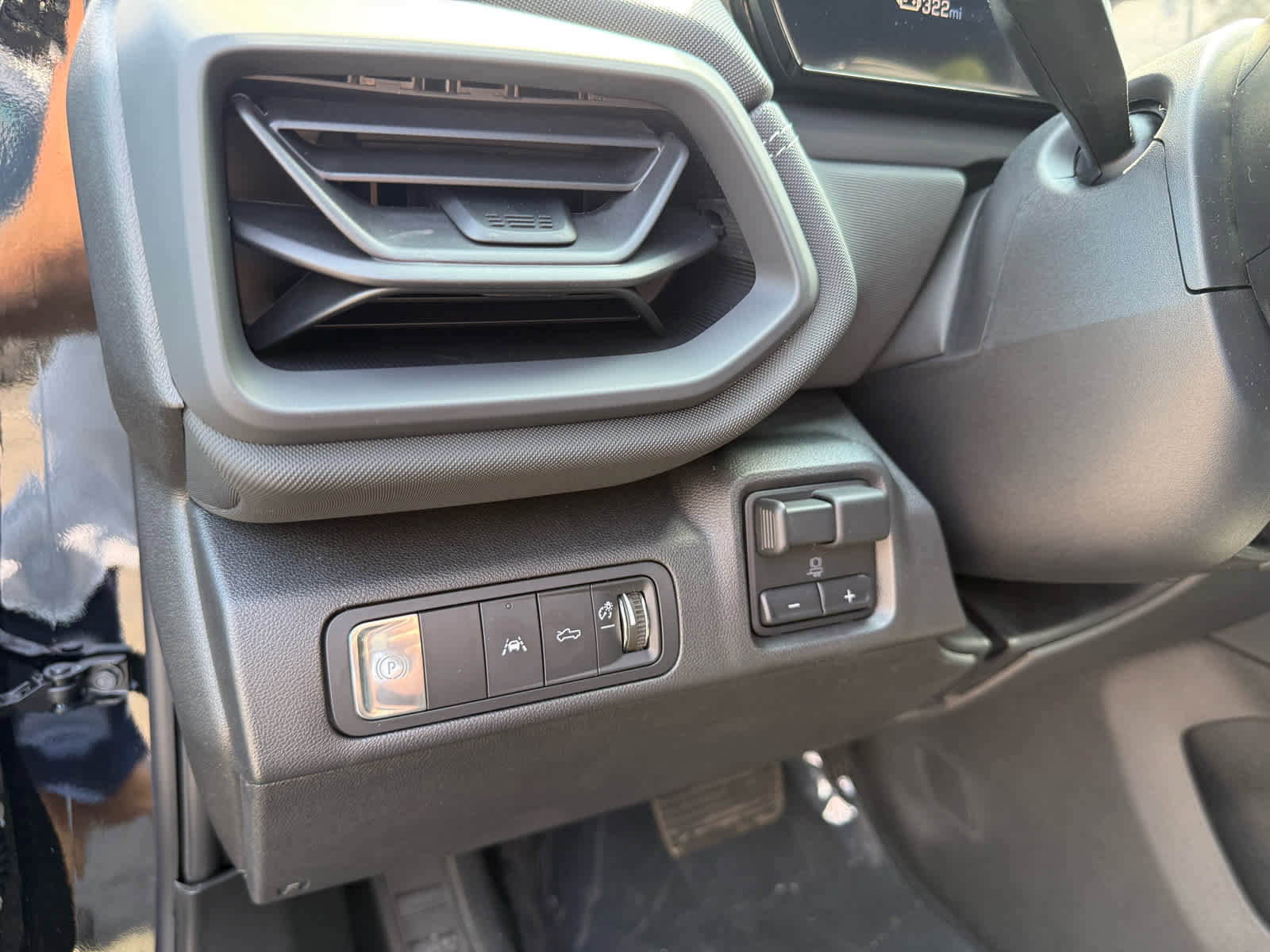 New 2026 Chevrolet Silverado EV LT image 9