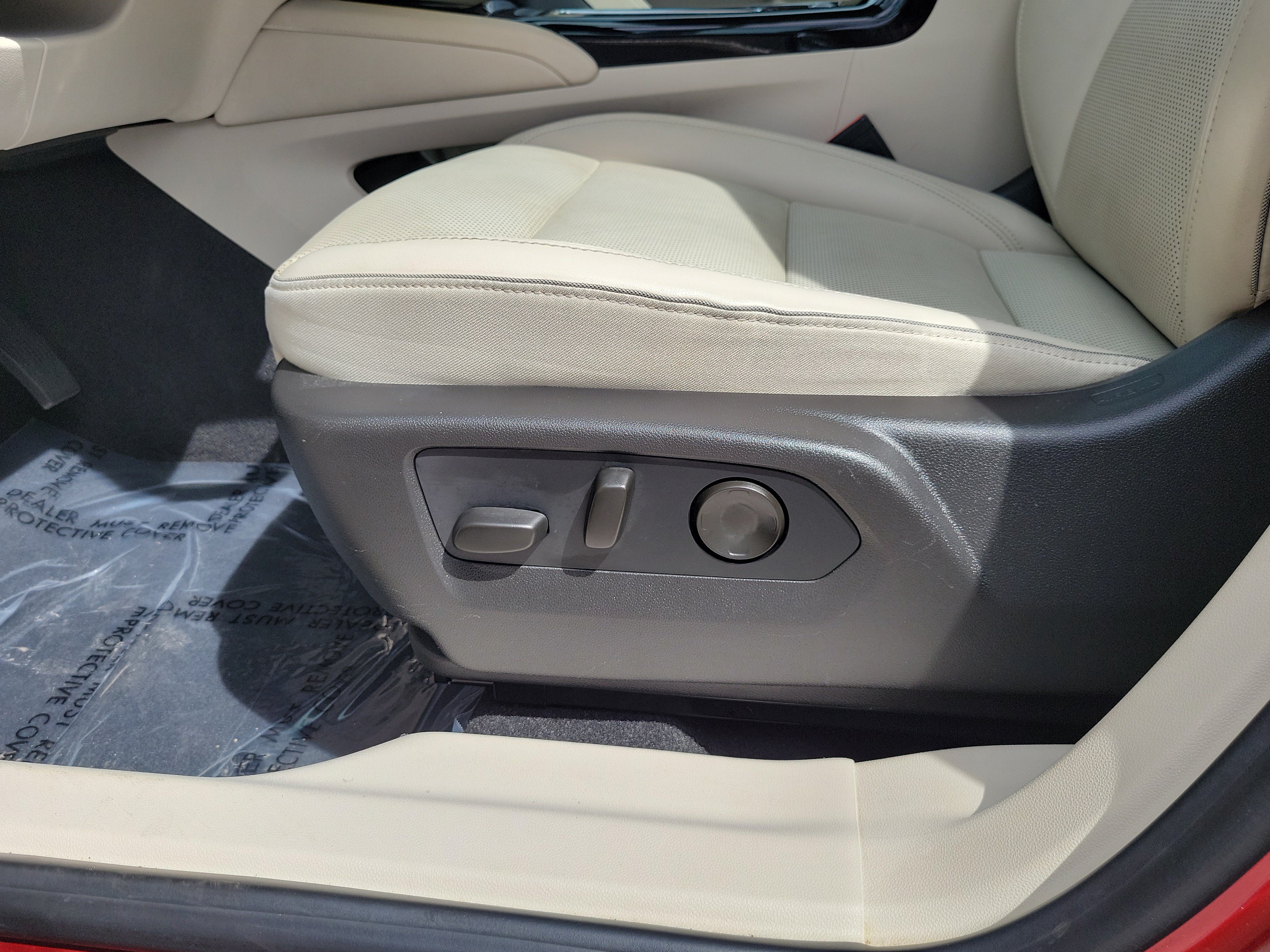 Used 2022 Buick Envision Essence w/ Safety Package FWD image 13