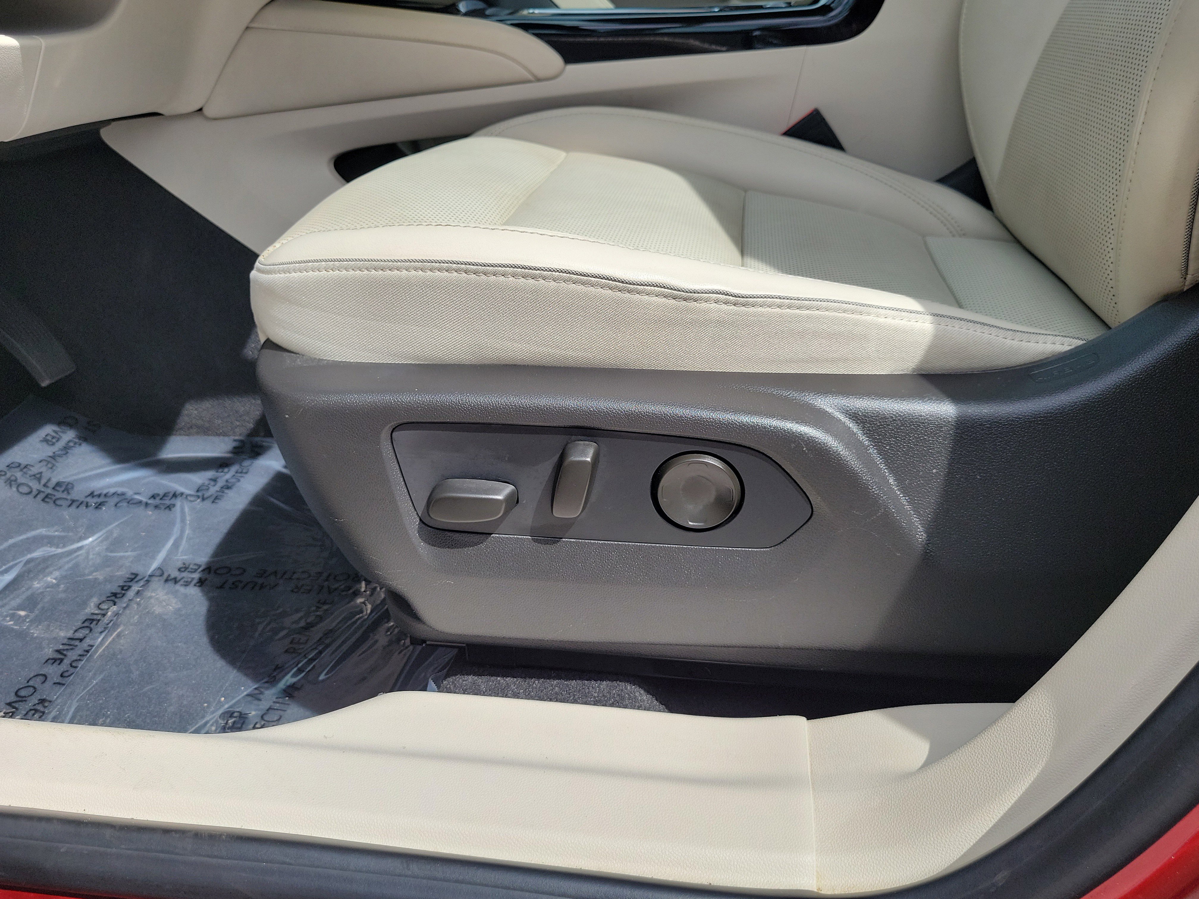 Used 2022 Buick Envision Essence w/ Safety Package FWD image 13