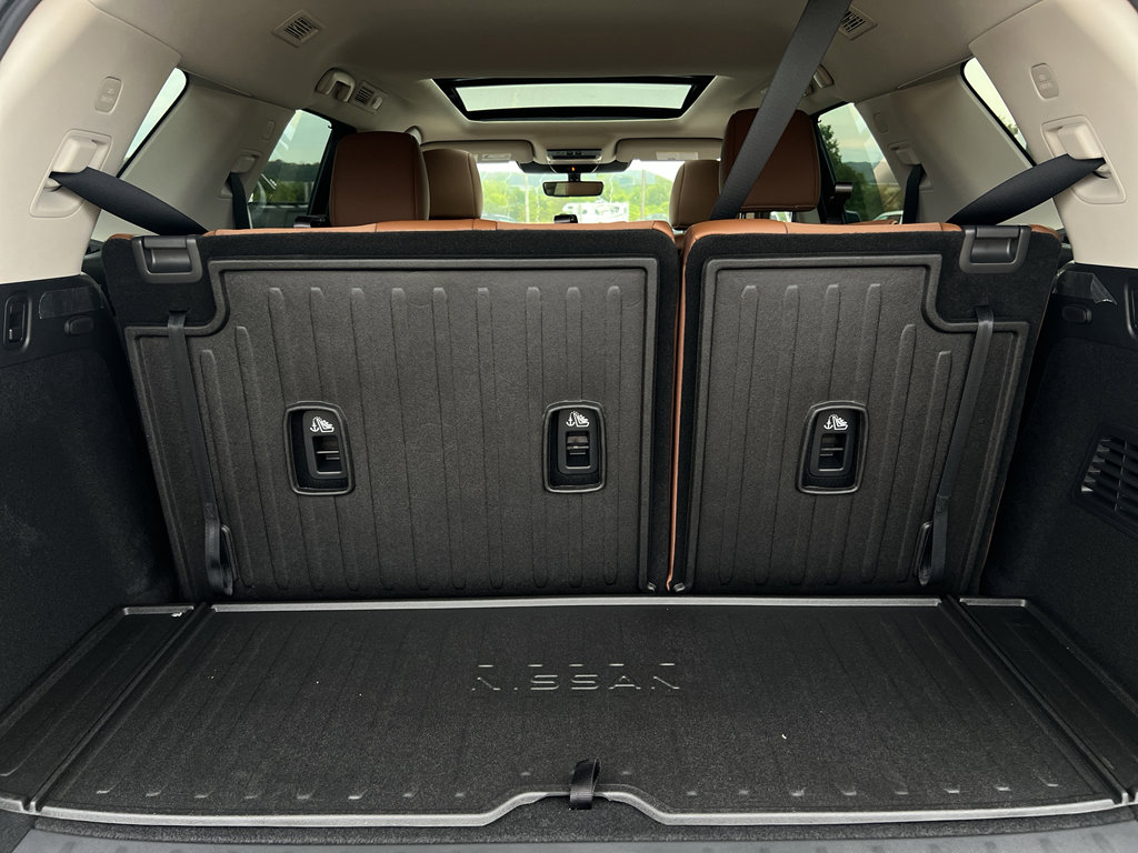New 2025 Nissan Pathfinder Platinum image 15